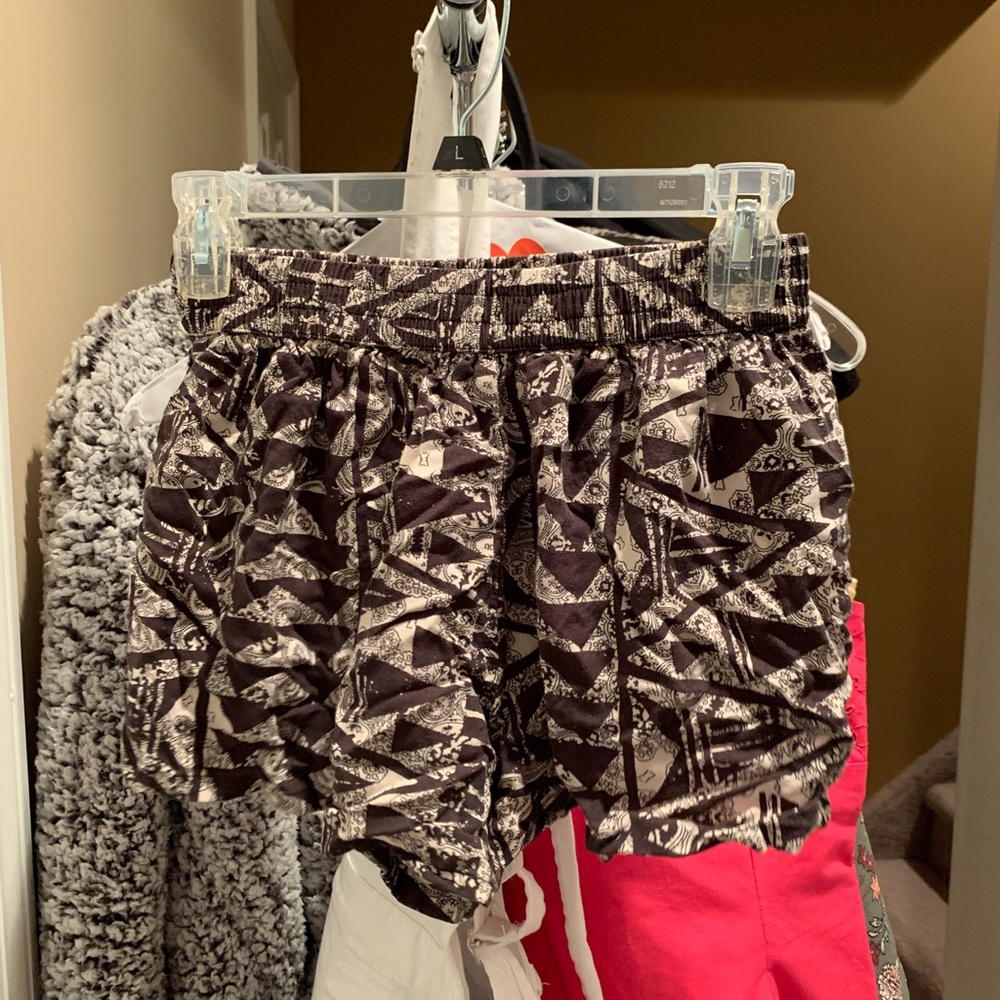 Shorts - Picture 3 of 3